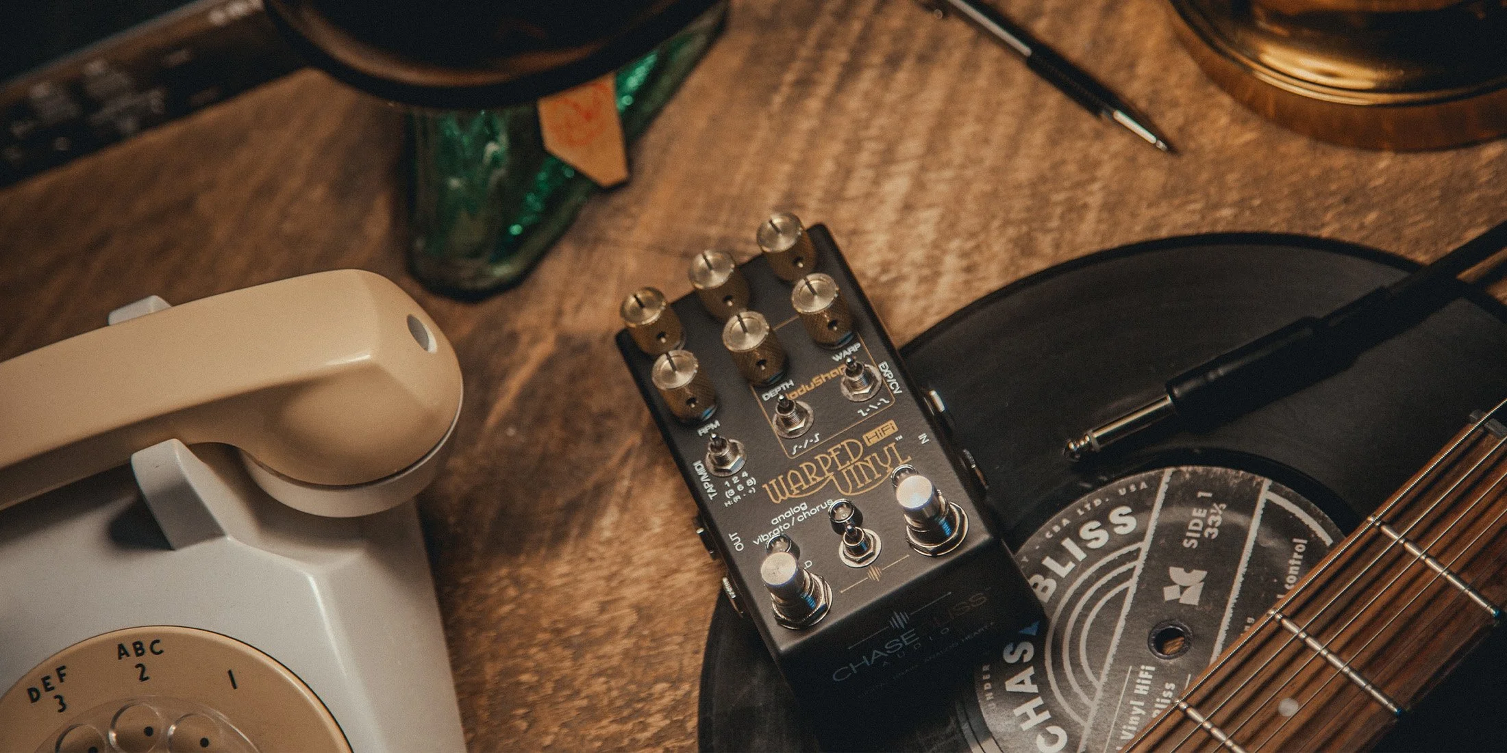 Warped Vinyl HiFi pedal in a vintage scene.